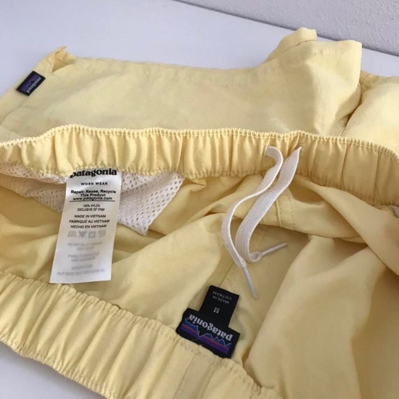 Patagonia barely baggies - Picture 4 of 4